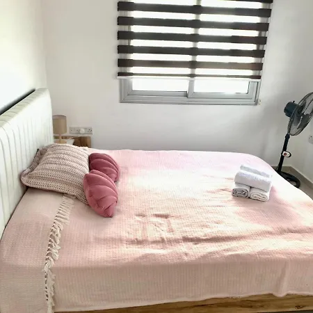 Beautiful One-bedroom Lukomorye B6 아파트
