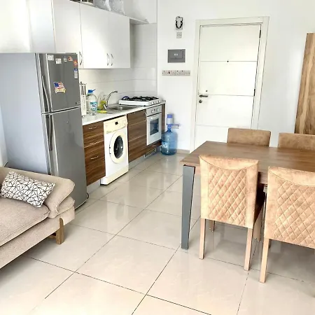 Beautiful One-bedroom Lukomorye B6 아파트